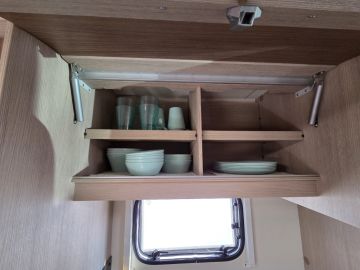 Bürstner BUT660 Luifel | Keuken | Omvormer | Toilet En Douche | Ruim Bed